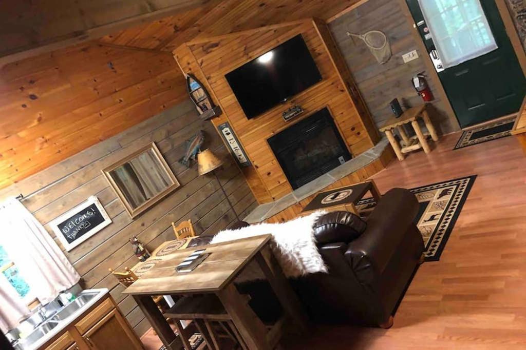The Fishing Hole Cabin - Sage Vacations Gatlinburg Eksteriør billede