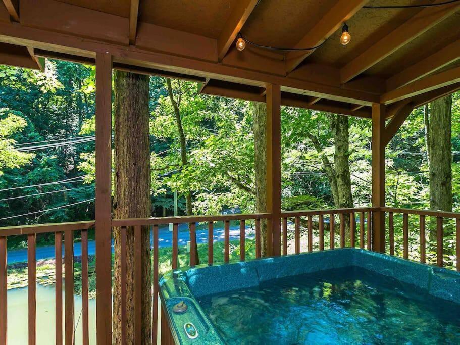 The Fishing Hole Cabin - Sage Vacations Gatlinburg Eksteriør billede