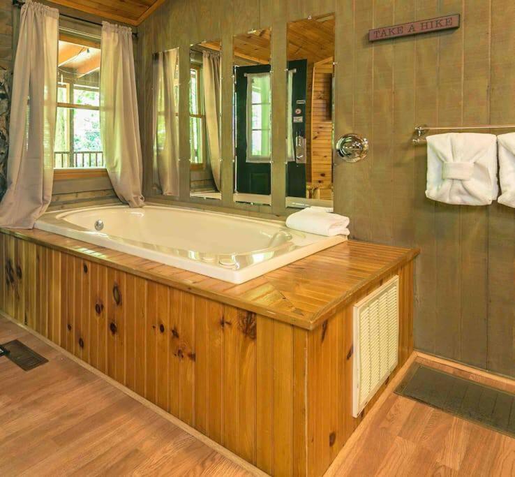 The Fishing Hole Cabin - Sage Vacations Gatlinburg Eksteriør billede