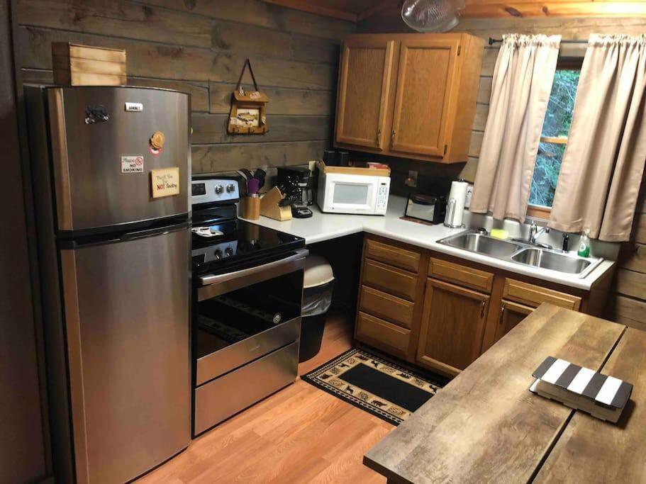 The Fishing Hole Cabin - Sage Vacations Gatlinburg Eksteriør billede
